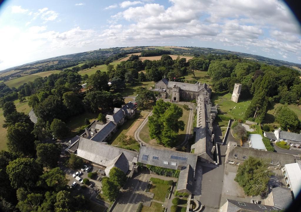 Dartington Hall Bed & Breakfast Totnes Exterior photo